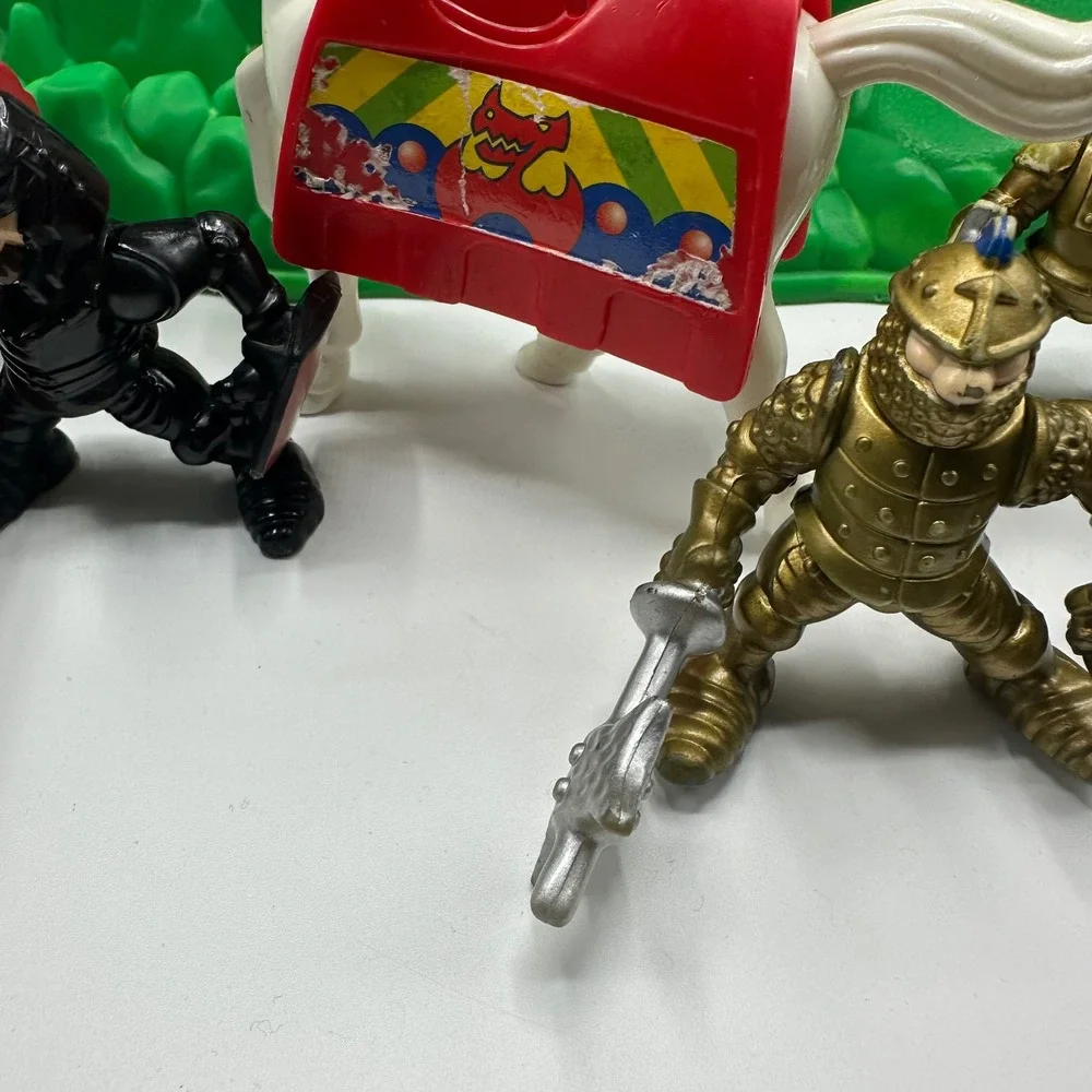 Fisher-Price Great Adventures Castle Playset Knights, 2 Dragons, Catapult + MORE